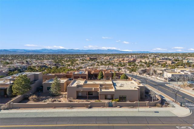 31 Camino Botanica, Santa Fe, NM 87507