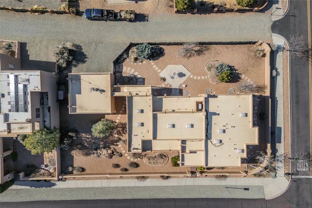 31 Camino Botanica, Santa Fe, NM 87507