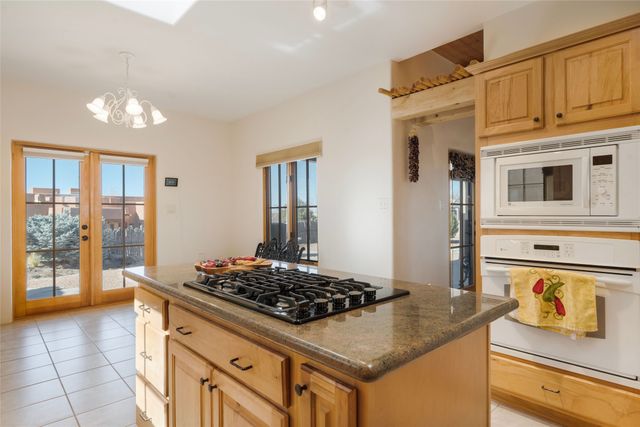 31 Camino Botanica, Santa Fe, NM 87507