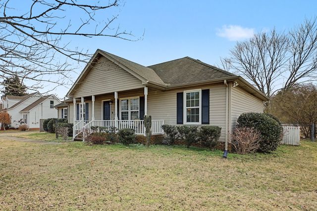 723 Hogan Dr, Murfreesboro, TN 37128