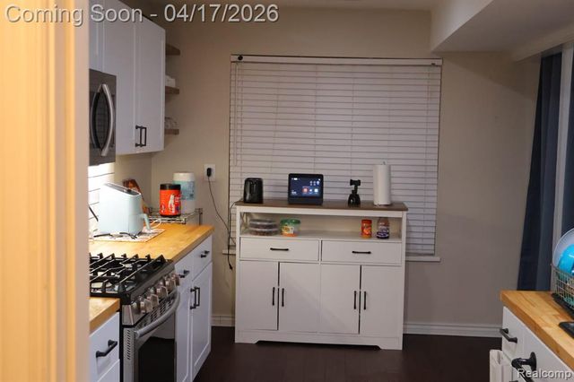 39845 Village Wood Lane 379, Novi, MI 48375