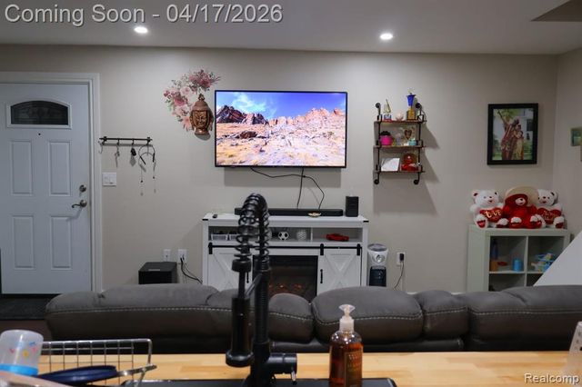 39845 Village Wood Lane 379, Novi, MI 48375