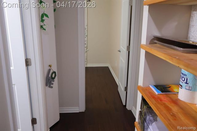 39845 Village Wood Lane 379, Novi, MI 48375