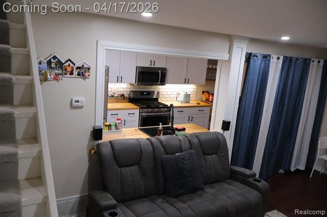 39845 Village Wood Lane 379, Novi, MI 48375