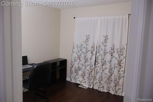 39845 Village Wood Lane 379, Novi, MI 48375
