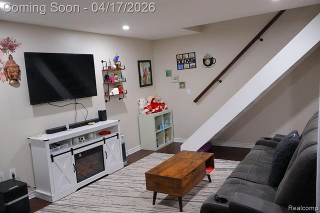 39845 Village Wood Lane 379, Novi, MI 48375