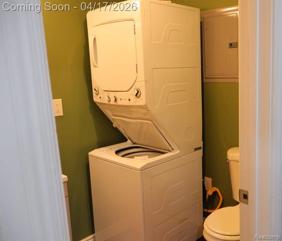 39845 Village Wood Lane 379, Novi, MI 48375
