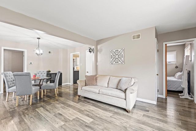 2352 S 79th STREET, West Allis, WI 53219