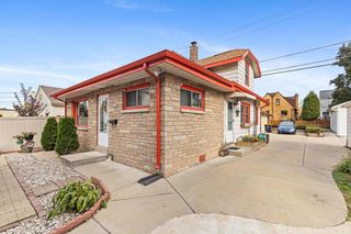 2352 S 79th STREET, West Allis, WI 53219