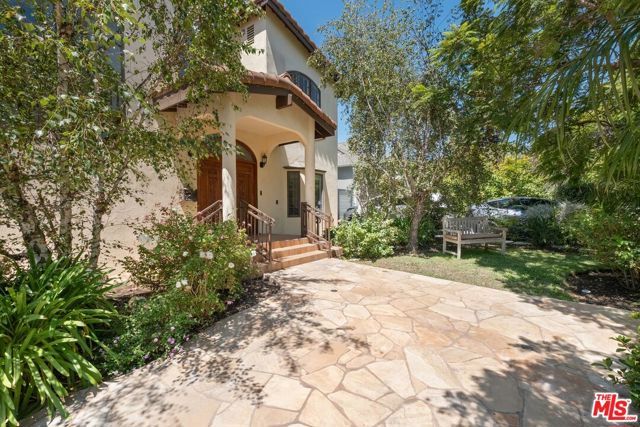 1136 Harvard Street, Santa Monica, CA 90403