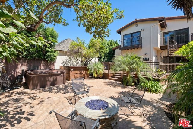 1136 Harvard Street, Santa Monica, CA 90403