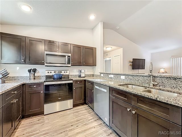 7090 N Maltese Drive, Citrus Springs, FL 34433