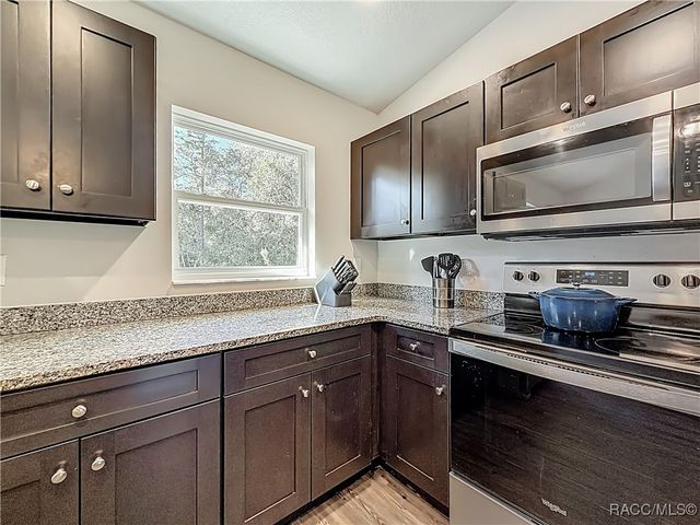 7090 N Maltese Drive, Citrus Springs, FL 34433