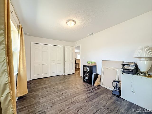 7090 N Maltese Drive, Citrus Springs, FL 34433