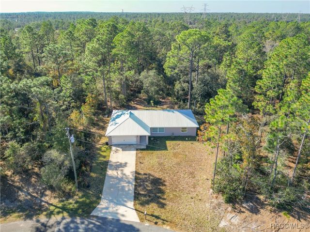 7090 N Maltese Drive, Citrus Springs, FL 34433