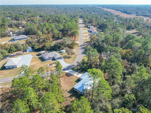 7090 N Maltese Drive, Citrus Springs, FL 34433