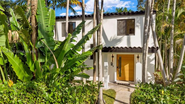 435 W 43rd St, Miami Beach, FL 33140