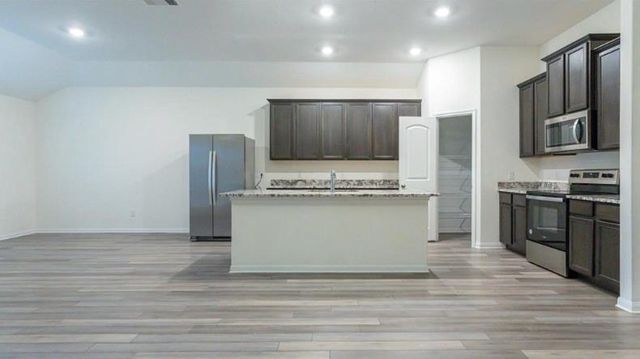 1331 Treeta TRL, Kyle, TX 78640