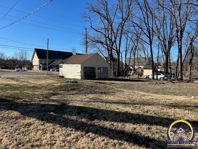 1185 SW Clay ST, Topeka, KS 66604