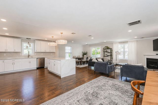 60 Waackaack Avenue, Keansburg, NJ 07734