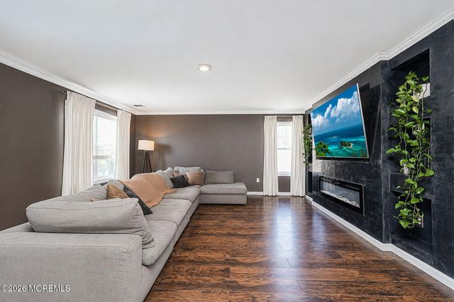 60 Waackaack Avenue, Keansburg, NJ 07734