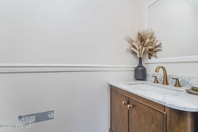 60 Waackaack Avenue, Keansburg, NJ 07734