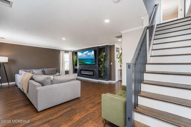 60 Waackaack Avenue, Keansburg, NJ 07734