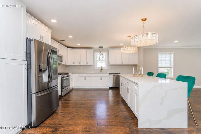 60 Waackaack Avenue, Keansburg, NJ 07734