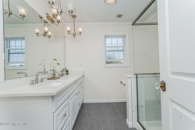 60 Waackaack Avenue, Keansburg, NJ 07734