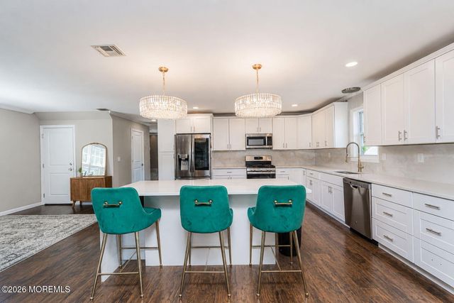 60 Waackaack Avenue, Keansburg, NJ 07734