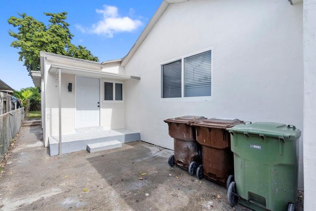 865 SE 12th Street A, Hialeah, FL 33010