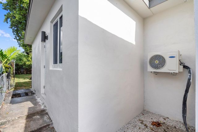 865 SE 12th Street A, Hialeah, FL 33010