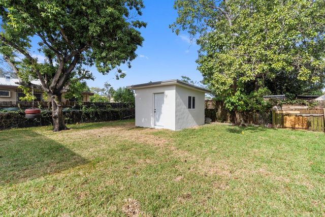 865 SE 12th Street A, Hialeah, FL 33010