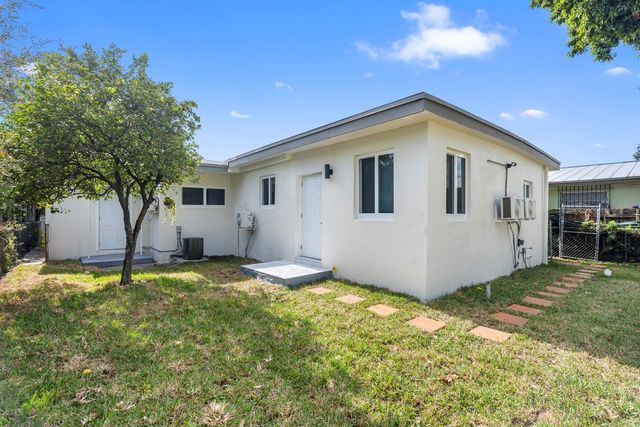 865 SE 12th Street A, Hialeah, FL 33010