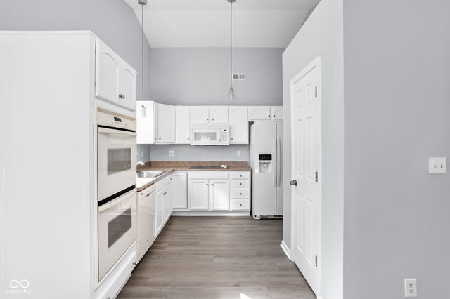 2039 Autumn Faith Way, Avon, IN 46123