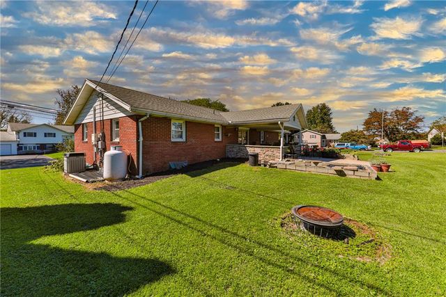 5518 Louise Lane, East Allen Twp, PA 18067