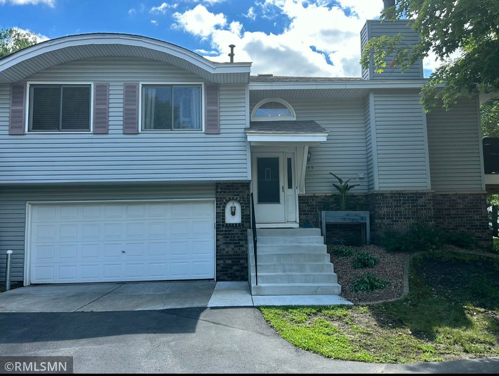 645 Evergreen Drive, Burnsville, MN 55337