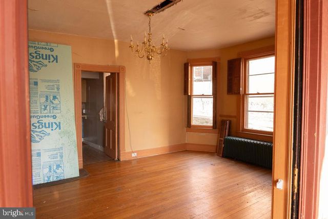 209 S MAPLE AVE, Martinsburg, WV 25401