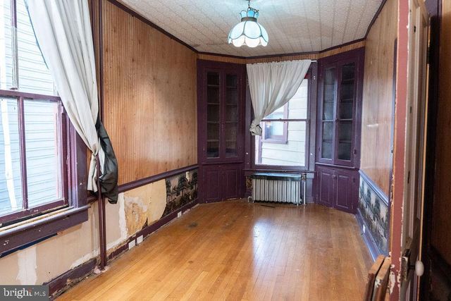 209 S MAPLE AVE, Martinsburg, WV 25401