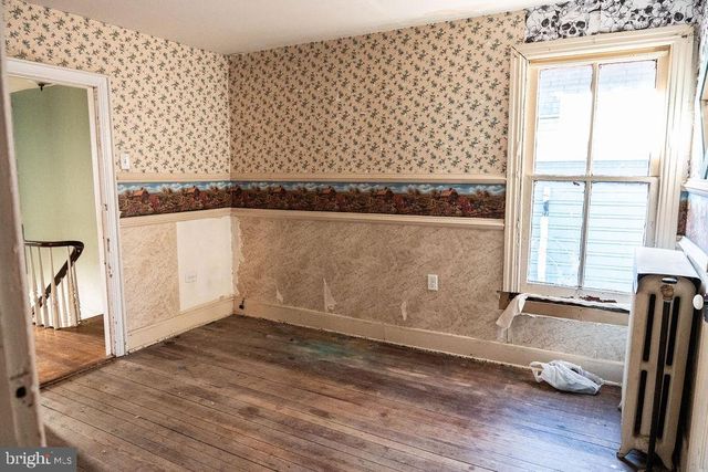 209 S MAPLE AVE, Martinsburg, WV 25401