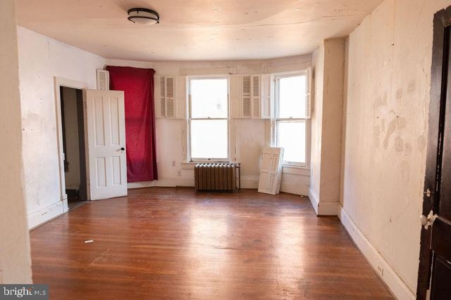 209 S MAPLE AVE, Martinsburg, WV 25401