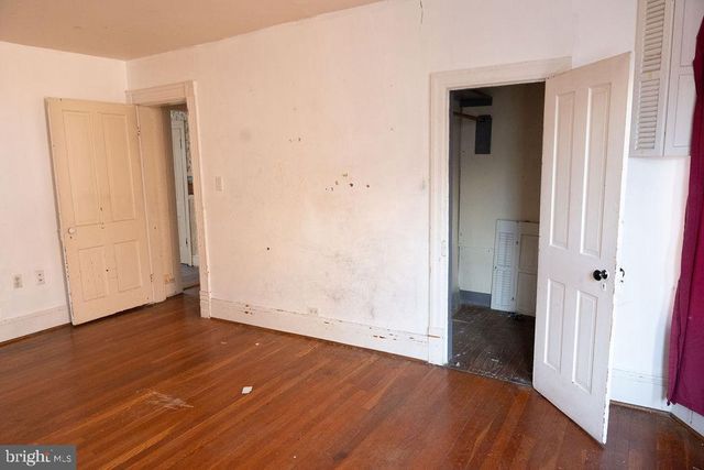 209 S MAPLE AVE, Martinsburg, WV 25401