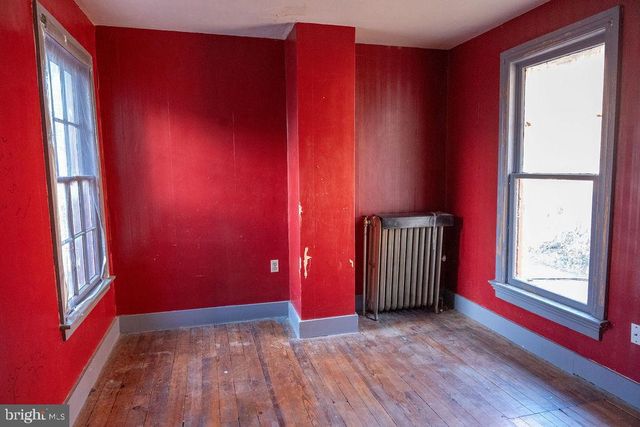 209 S MAPLE AVE, Martinsburg, WV 25401