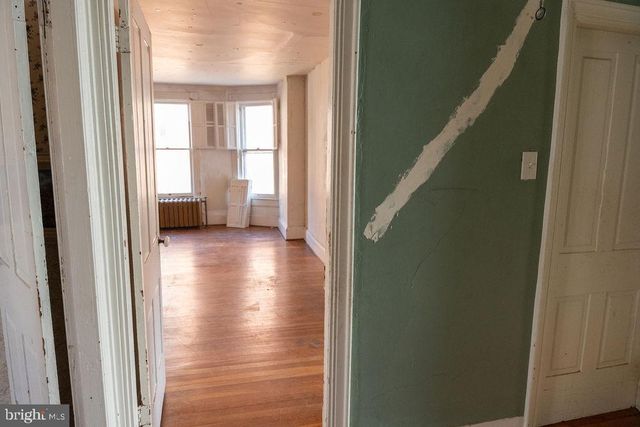 209 S MAPLE AVE, Martinsburg, WV 25401