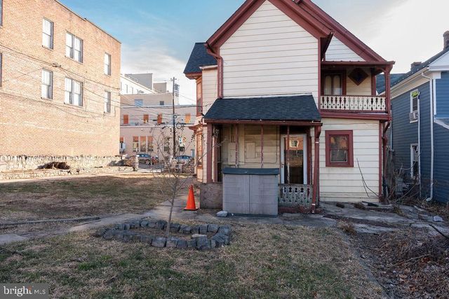 209 S MAPLE AVE, Martinsburg, WV 25401