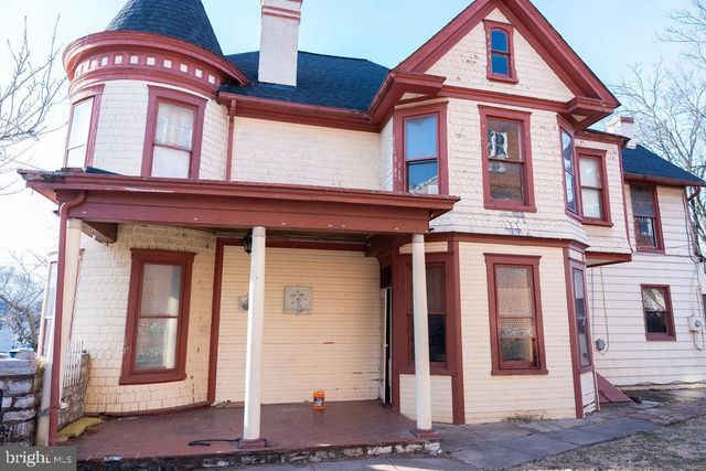 209 S MAPLE AVE, Martinsburg, WV 25401