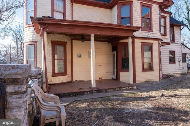 209 S MAPLE AVE, Martinsburg, WV 25401