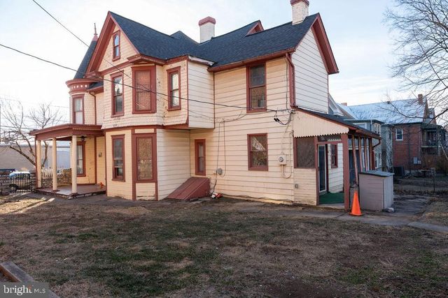 209 S MAPLE AVE, Martinsburg, WV 25401