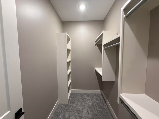 3513 S Bluelake St, Wichita, KS 67215