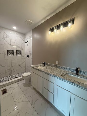 3513 S Bluelake St, Wichita, KS 67215